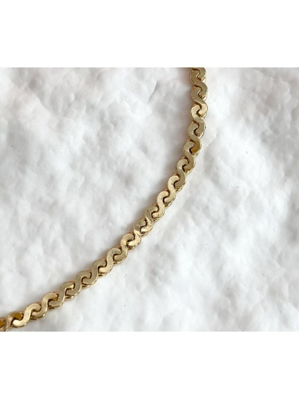 Gold Toned Serpentine Chain Minimalist 80's Vintage Bracelet